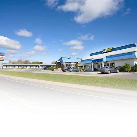Motel Claude Degelis エクステリア 写真