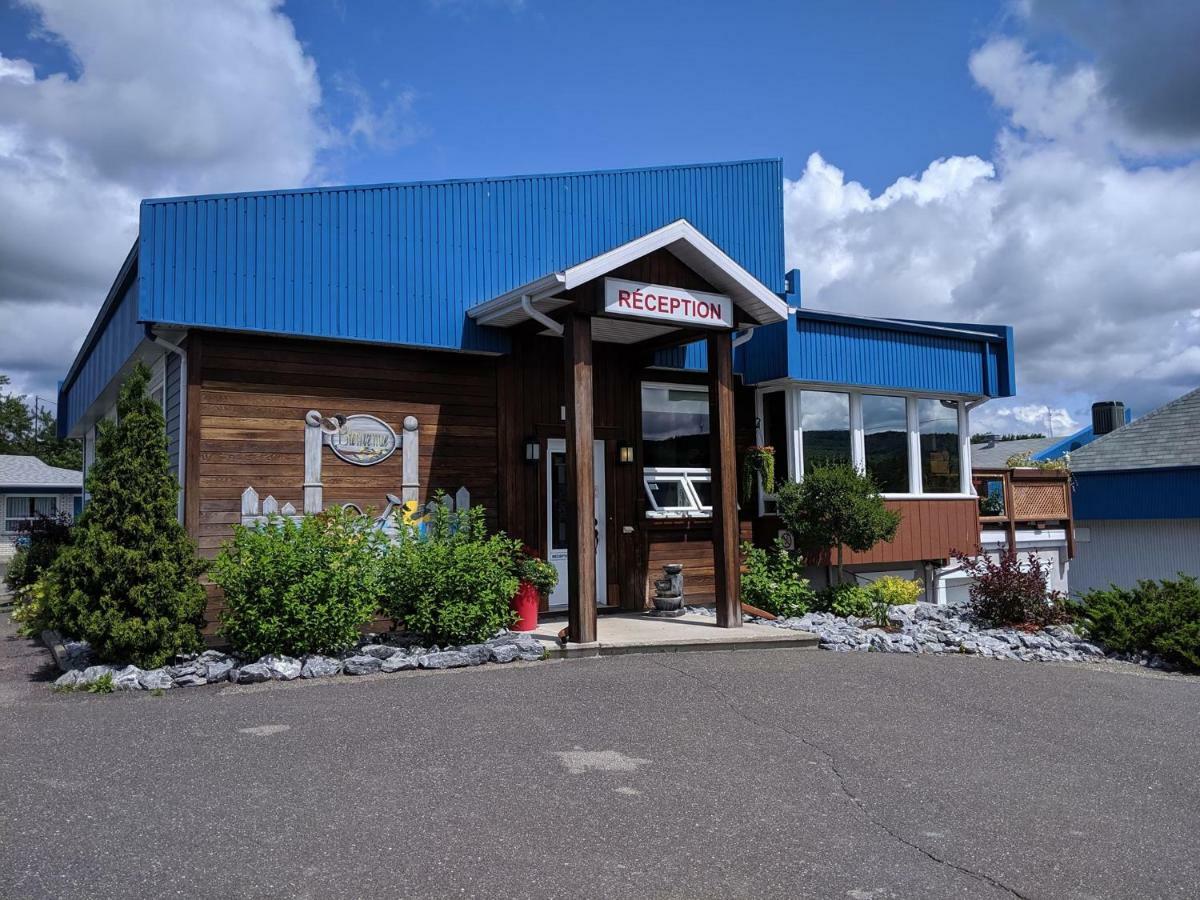 Motel Claude Degelis エクステリア 写真