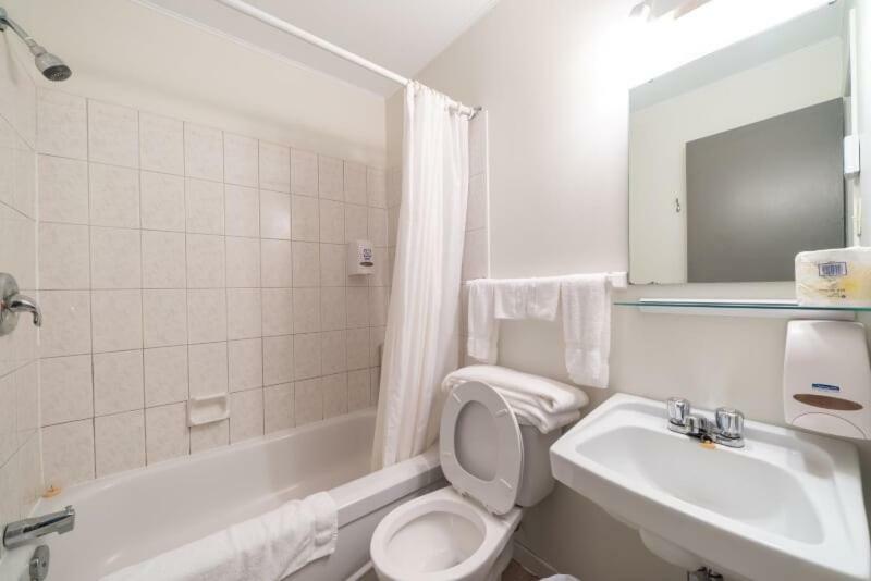 Motel Claude Degelis エクステリア 写真