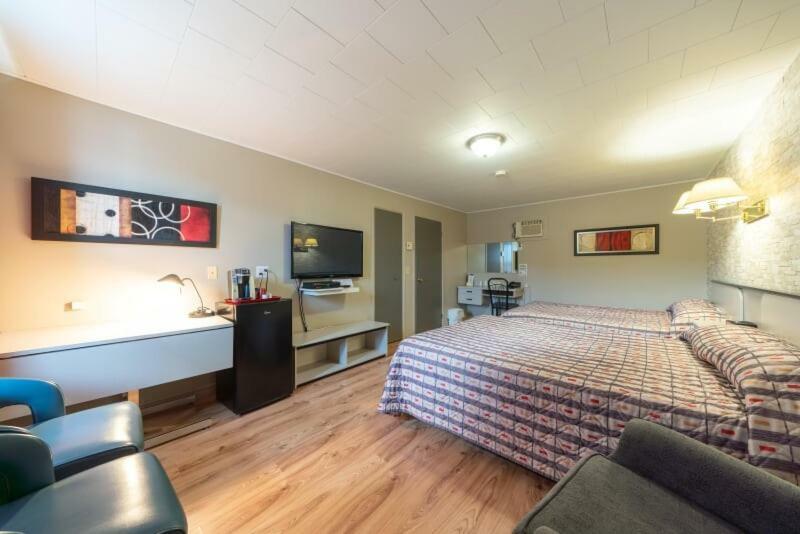 Motel Claude Degelis エクステリア 写真