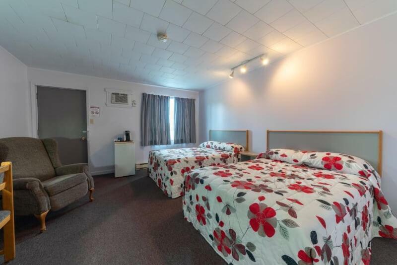 Motel Claude Degelis エクステリア 写真