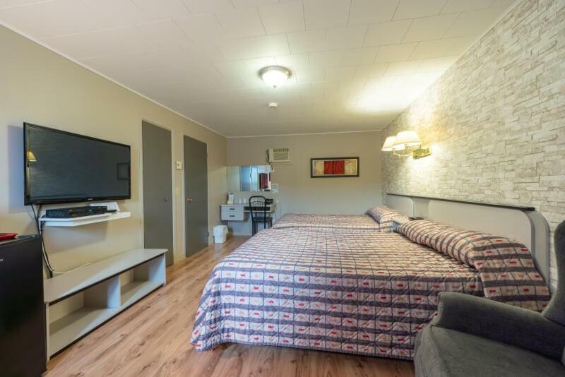 Motel Claude Degelis エクステリア 写真